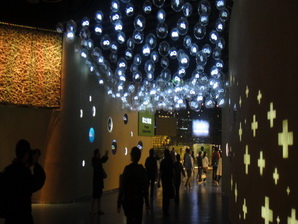 展会展馆造型设计-展厅顶部灯效